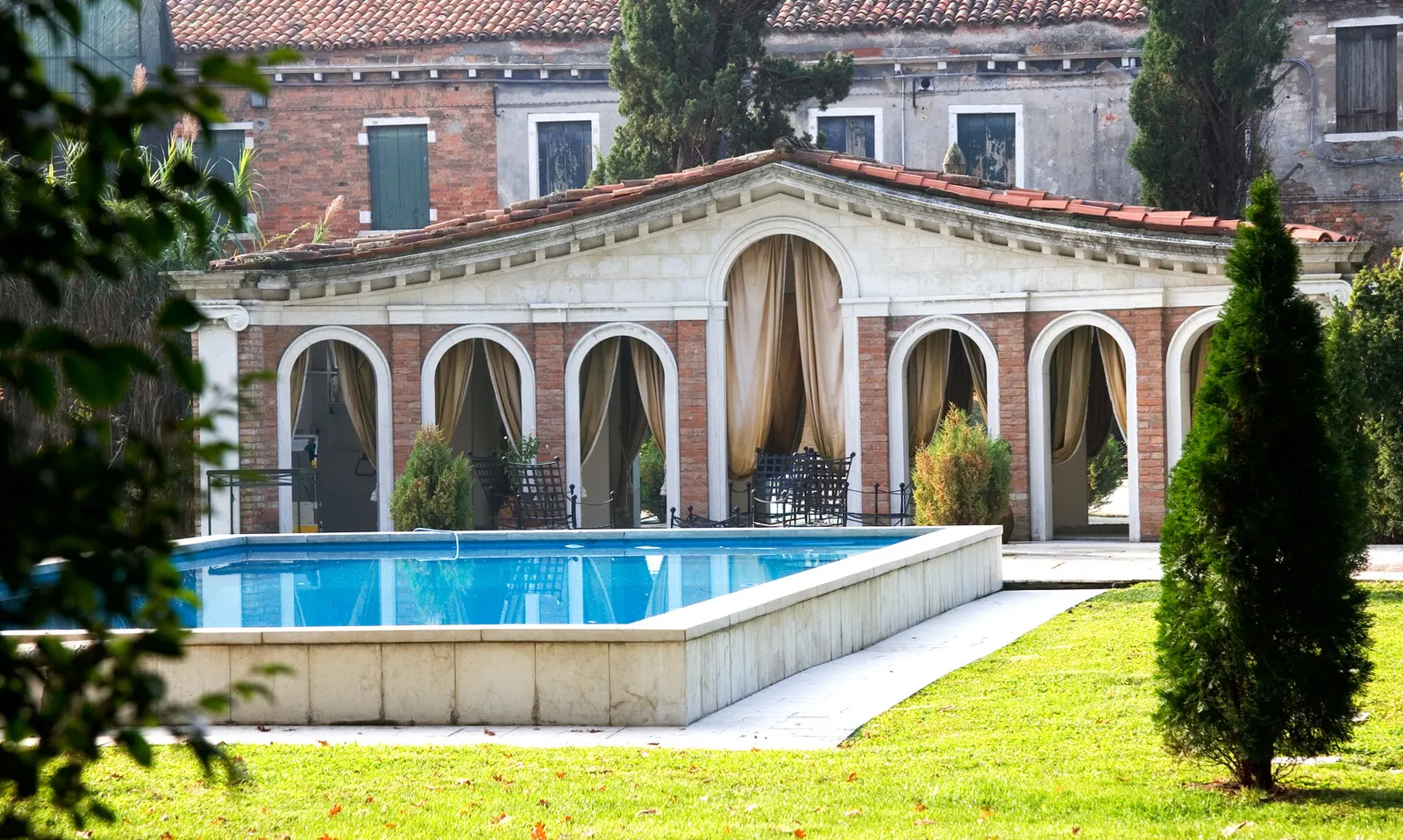 The hidden pool of the Fortuny factory in Giudecca.